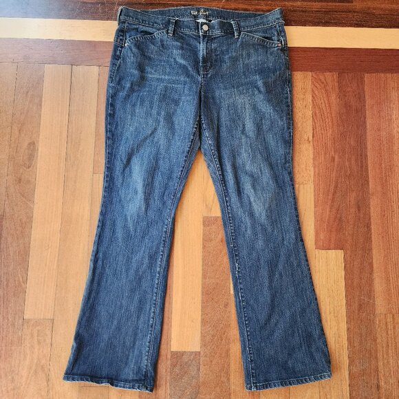 Old Navy Mid-Rise "The Flirt" Boot Cut Jeans Size 14 - Picture 4 of 15